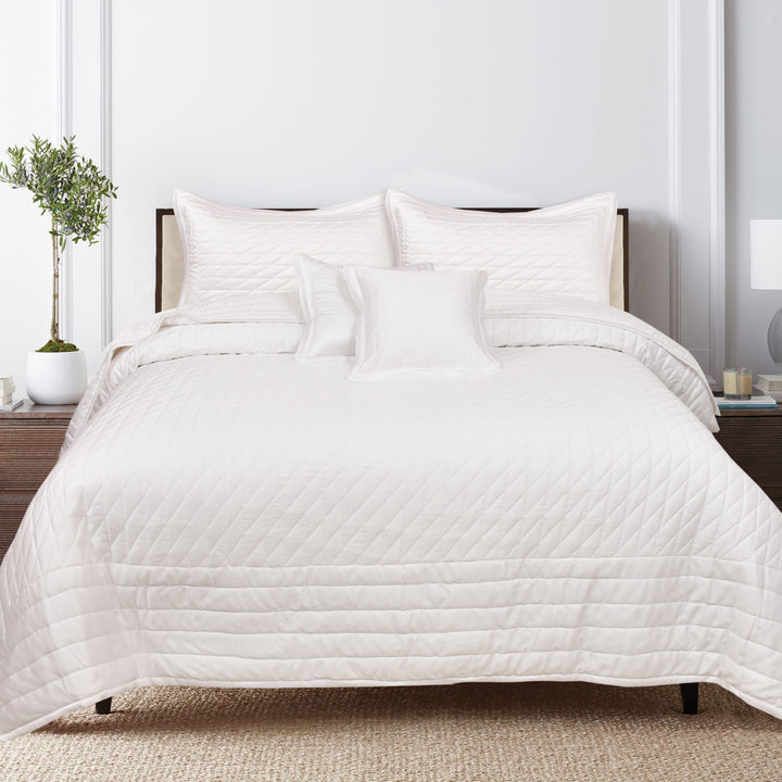 GEOMETRIC DESIGNS | Bamboo Quilted Bedcovers - King Size (96x106 inches)
