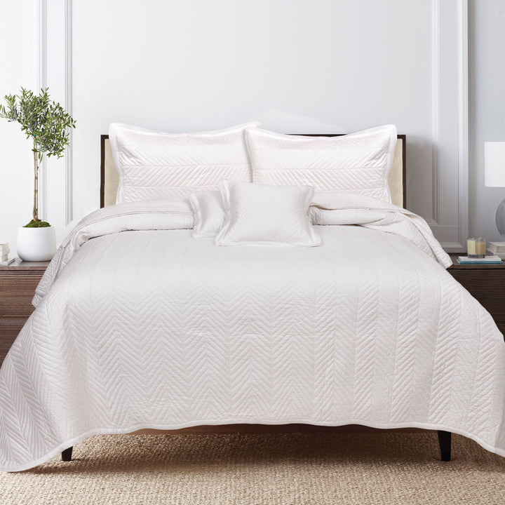 HERRINGBONE DESIGN | Bamboo Quilted Bedcovers - King Size (96x106 inches)